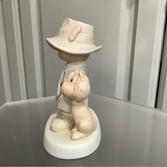 Adorable Figurine with Puppy Dogs - Picture 6 of 11